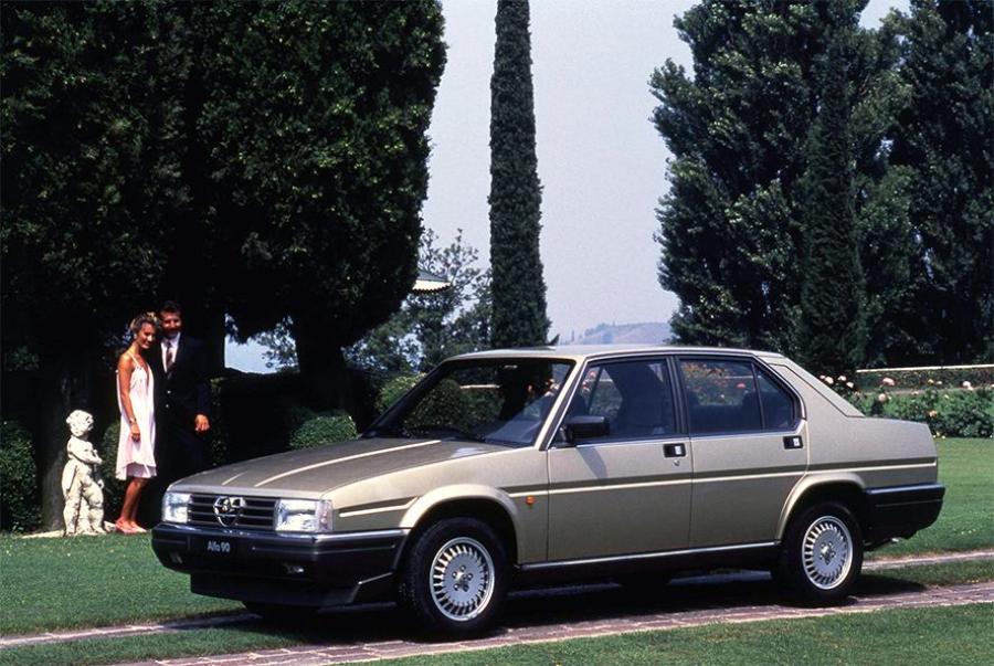  Alfa Romeo 90 (162A) 1984 года  (фото 4 из 25)